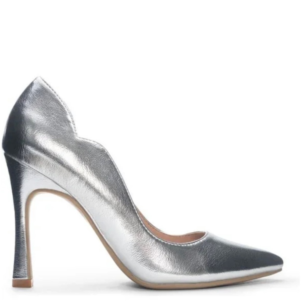 Chinese Laundry Silver Heels Size 5